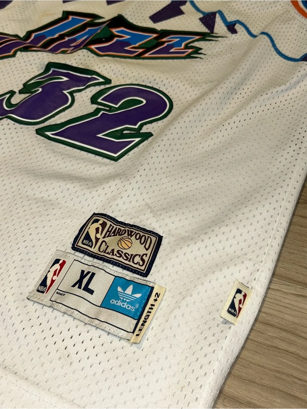 Vintage Adidas White Utah Jazz #32 Hardwood Classics Jersey Malone xl